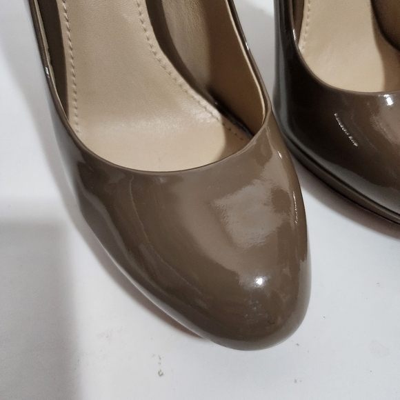 Brian Artwood Brown Taupe Patent Leather Platform Pumps Heels Shoes Event Evenin - Picture 4 of 16